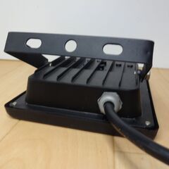 LED投光器 10W IP66 防水 (昼光色 超薄型 LEDライト 防犯灯 看板灯 看板照明 工事現場 作業灯 駐車場灯 キャンプ アウトドア レジャー スポーツ)の画像