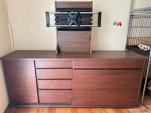 壁掛け風に出来るテレビ台