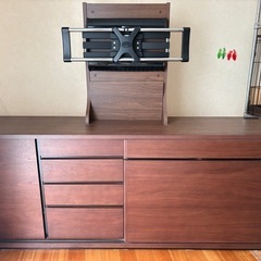 壁掛け風に出来るテレビ台