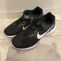 新品　NIKEレボリューションフライイーズ