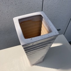 陶器の鉢の画像