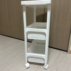 キャスターつき収納の画像