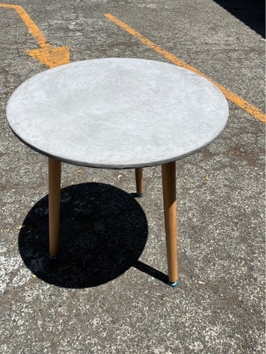 モルタルカフェテーブル