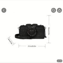 黒のハンドバッグの画像