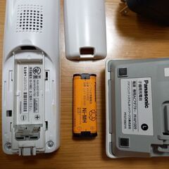 直接引取りできる方　難あり充電しません　修理して使える方　パナソニック子機電話1台　充電器、コード付　　ＫＸーＦＫＮ５１４－Ｗの画像