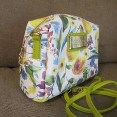 mieux un 花柄ミニショルダーバッグ　数回使用の画像