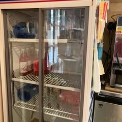 ドリンク冷蔵庫