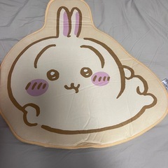 ちいかわ　クッション　うさぎ　マットの画像