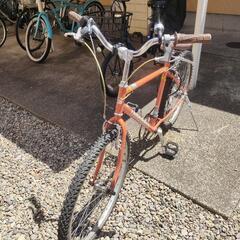 自転車「オレンジ」の画像
