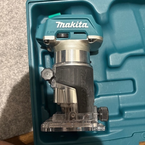 マキタ　充電式トリマ
　RT50DRG