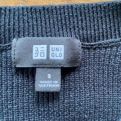 UNIQLO オーバーサイズクルーネックベスト 黒　Sサイズの画像