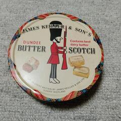 可愛いお菓子の缶ケース