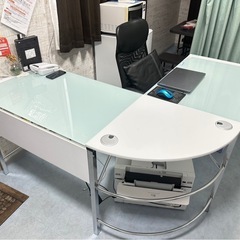 綺麗な色のテーブル