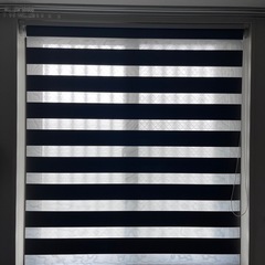 遮光ロールカーテン　賃貸可
の画像