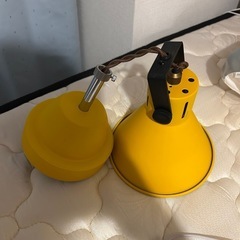 吊り照明(青)(黄色)の画像