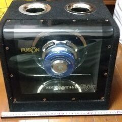 車用サブウーファー