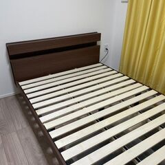 【中古・美品】アイリスオーヤマ　すのこベッド　ダブルベッド(ブラウン)