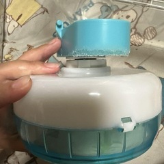 ハムスターケージ　ルーミィグランスペースクリア床材と餌と備品次の画像