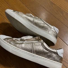 キャサリンハムネット　スニーカー　ゴールドの画像