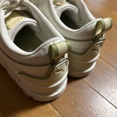 美品　プーマ　厚底スニーカー　24.5センチの画像