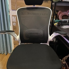 キャスターチェアー白