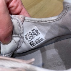 adidas スニーカー レディースの画像