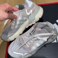 adidas スニーカー レディースの画像