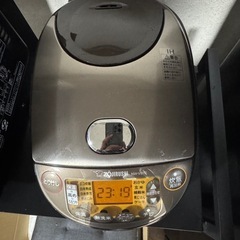 24年5月購入 象印マホービン 炊飯器 5.5合 ブラウン NW-VB10-TA