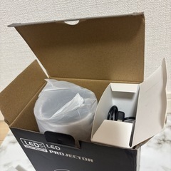 LEDプロジェクター 卓上サイズ ミニプロジェクター の画像