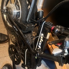 早い者勝ち　glafit GFR01折りたたみ電動自転車の画像