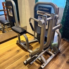 【筋トレ】Life fitness トレーニングマシン