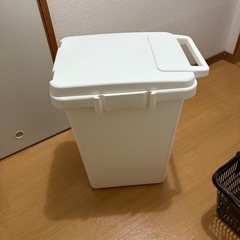 45リットル ゴミ箱の画像