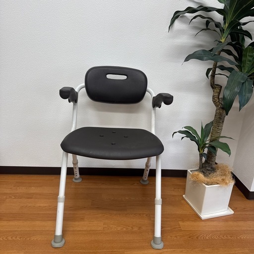 パナソニック製介護用風呂椅子 シャワーチェアー　アームレスト付き　折りたたみ可能美品