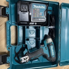 マキタ  充電式インパクトドライバ　TD110
