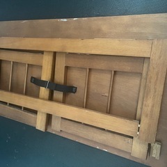 折りたたみ木製テーブル（ややぐらつき有り）の画像