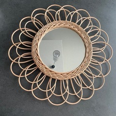 壁掛けミラー 鏡 ラタン 花ウォールデコレーション 直径50cm