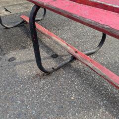 コカ・コーラの木製ベンチの画像