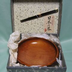 未使用　亀甲彫菓子鉢　漆塗り　箸付き