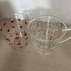 ガラスコップの画像