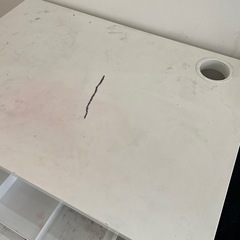 IKEA 子供用デスクの画像