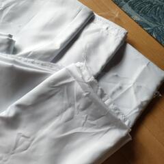 祭壇　多用白色布の画像
