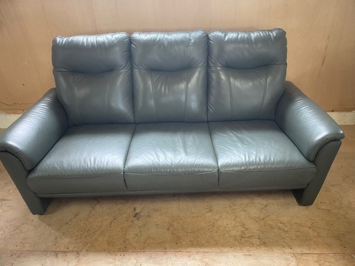 052700 3人掛けソファ