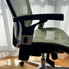 オフィスチェア（アイリスプラザ　全面メッシュ）の画像