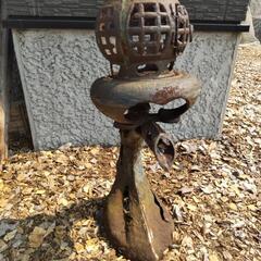 アンティークな銅製置物
