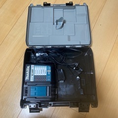 マキタ18V充電器
