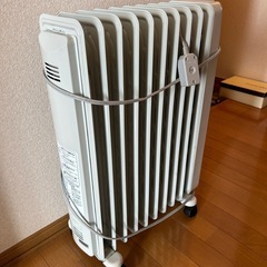 デロンギ　1500W オイルヒーター ストーブ  の画像