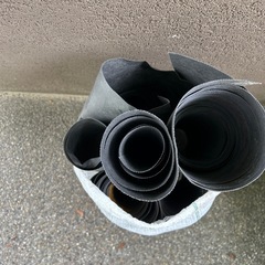 早い者勝ち‼️防草シート端材袋いっぱいの画像