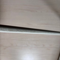 エアコンに取り付ける室内干し竿の画像