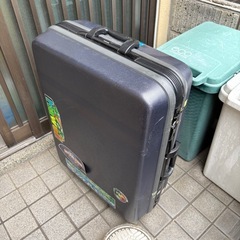 スーツケース
