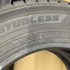 ほぼ新品スタッドレスタイヤの画像